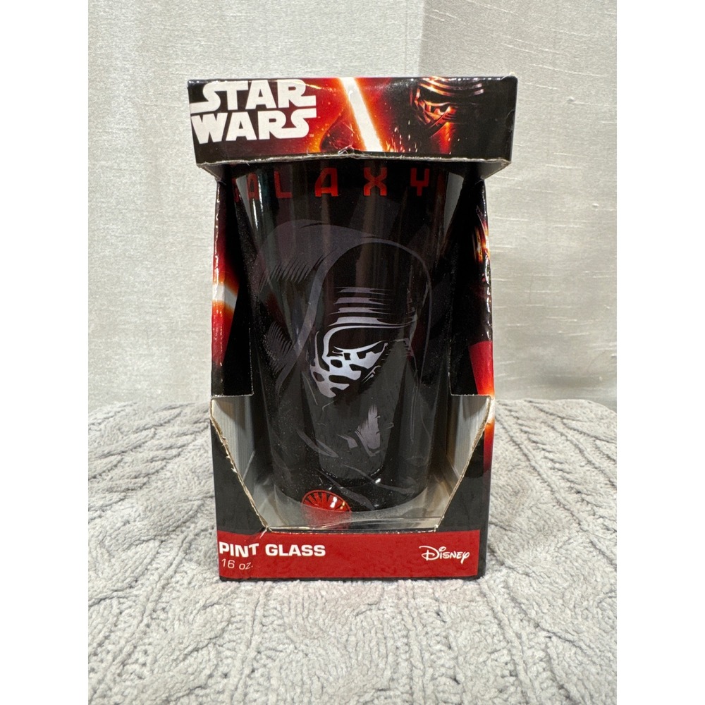 Star Wars Kylo Ren Pint Glass 16 oz Silver Buffalo Galaxy Black Red SE01031P NIB